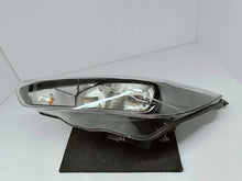 Laden Sie das Bild in den Galerie-Viewer, Ford Focus MK3 LIFT 14- LAMPA LEWA PRZÓD PRZEDNIA ZWYKŁA EUF1EB-13W030-EC