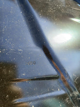 Laden Sie das Bild in den Galerie-Viewer, TESLA MODEL Y 20- BLACHA PANEL NADKOLA LEWY TYŁ NADKOLE LEWE 1487845-SC-A