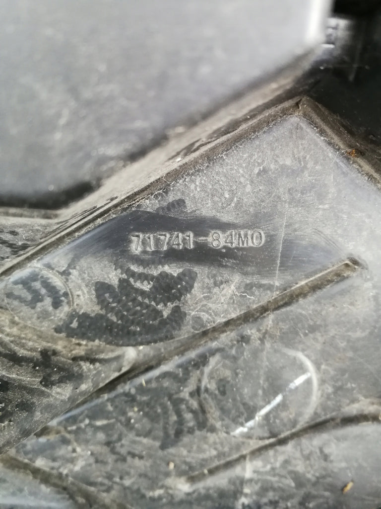 SUZUKI CELERIO 14- BLENDE KÜHLERGRILL STOSSFÄNGER VORNE 71741-84M0