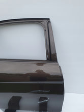 Laden Sie das Bild in den Galerie-Viewer, MERCEDES C-KLASSE 205 W205 LIMOUSINE TÜR HINTEN RECHTS HINTERE RECHTE A2057320210