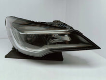 Laden Sie das Bild in den Galerie-Viewer, Opel Astra K V 15- LAMPA PRAWA PRZÓD SOCZEWKA ZWYKŁA + LED 39158006