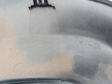 Laden Sie das Bild in den Galerie-Viewer, TOYOTA YARIS CROSS 20- KOTFLÜGELLEISTE LINKS HINTEN 75652-K2011