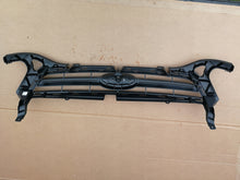 Load image into Gallery viewer, FORD MONDEO MK IV 4 LIFT ATRAPA GRILL BS71-8200-A
