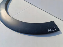 Laden Sie das Bild in den Galerie-Viewer, CITROEN C3 III 16- LEISTE RADLAUF BLENDE LINKS VORNE 9812088680