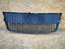 Laden Sie das Bild in den Galerie-Viewer, CHEVROLET AVEO T250 LIFT 07- ATRAPA GRILL DOLNY ZDERZAKA PRZÓD 96813742