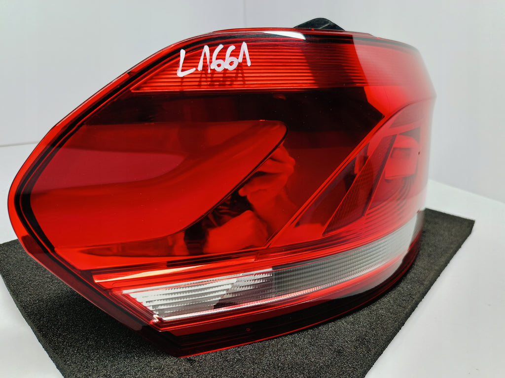 VOLKSWAGEN TOURAN 5TA 15- LAMPA LEWY TYŁ LEWA TYLNA 5TA945095A