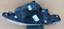 Laden Sie das Bild in den Galerie-Viewer, BMW 3 III F30 F31 LIFT 15- LAMPA PRAWA PRZÓD BMW LED HELLA 9883502-01