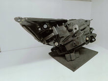 Laden Sie das Bild in den Galerie-Viewer, Toyota Aygo X 22- SCHEINWERFER LINKS VORNE FULL LED EU KOITO 0H-33