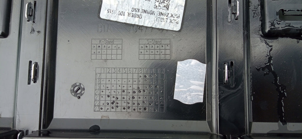 AUDI Q3 II 83A 18- KÜHLERGRILL STOSSSTANGE VORNE 83A853651E