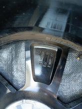 Load image into Gallery viewer, FELGA ALUMINIOWA VOLVO EX-30 EX30 OE 8.0"x19" 5x108 ET48.5 30000286