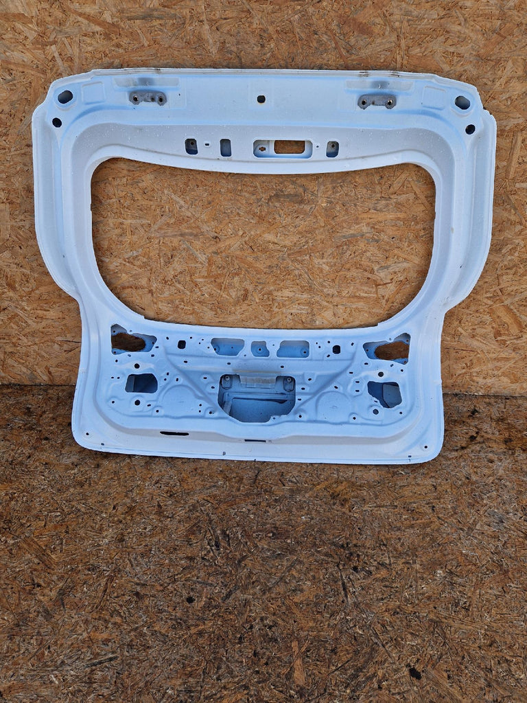 TOYOTA YARIS CROSS 20- HECKKLAPPE HINTEN