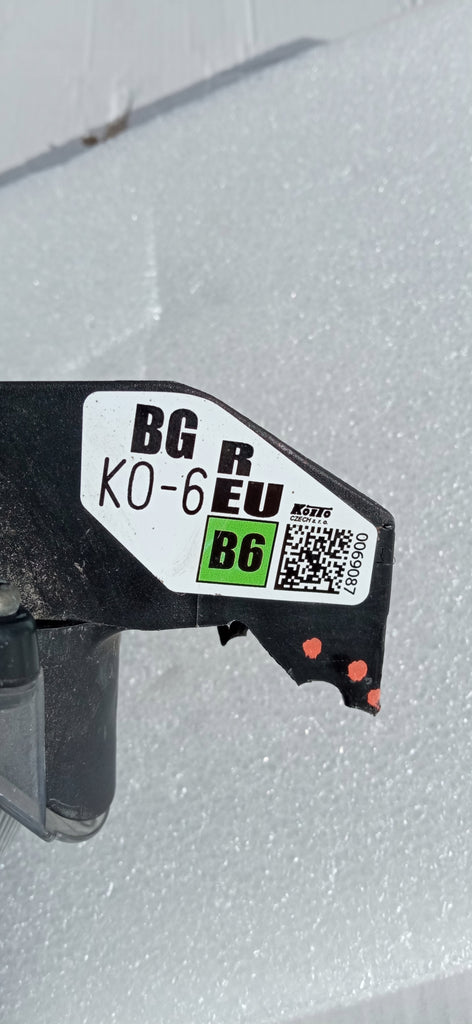 TOYOTA YARIS IV 4 19- LAMPA REFLEKTOR PRAWY PRZÓD SOCZEWKA KOITO K0-6 EU