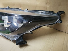 Load image into Gallery viewer, TOYOTA YARIS IV 4 19- LAMPA REFLEKTOR LEWY PRZÓD SOCZEWKA KOITO K0-6 EU