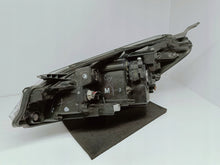 Laden Sie das Bild in den Galerie-Viewer, TOYOTA YARIS III LIFT 17- SCHEINWERFER RECHTS VORNE LINSE+LED EU KOITO OD-197
