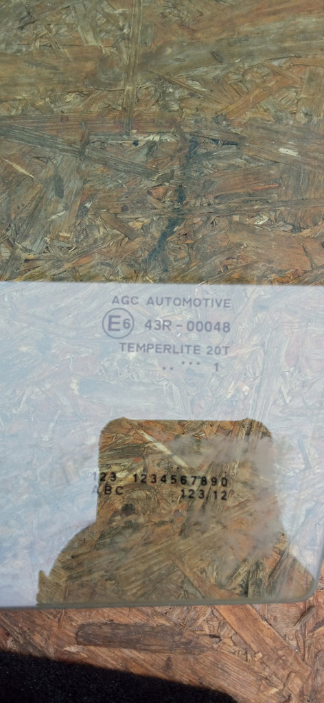 TOYOTA AYGO II LIFT 18- SEITENSCHEIBE TÜR VORNE LINKS 5-TÜRIG