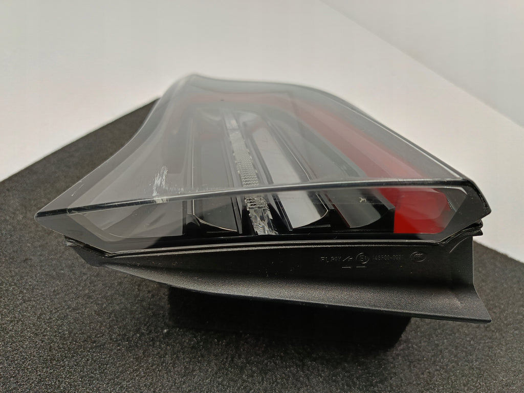 TESLA 3 III LIFT Y MY 20- HECKKLAPPENLEUCHTE RECHTS HINTEN LED 1502089-00-B