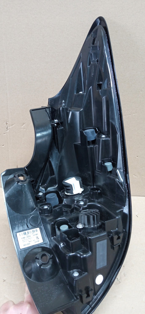 TOYOTA YARIS CROSS 20- RÜCKLEUCHTE LINKS HINTEN LED 81560-0DE20 0D-319