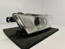 Załaduj zdjęcie do przeglądarki galerii, SKODA OCTAVIA III 13- REFLEKTOR HALOGEN PRZECIWMGŁOWY LEWY H8 TYC 19-12350