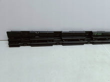 Laden Sie das Bild in den Galerie-Viewer, BMW 5 F10 F11 10- GLEITSTÜCK HALTER HALTERUNG SCHWELLER LINKS VORNE 51777184777