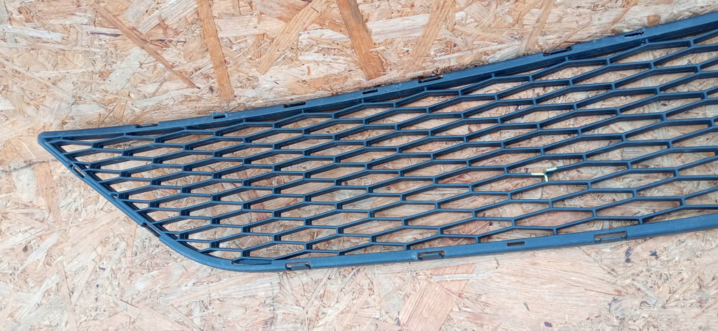 SEAT IBIZA IV 08- GRILL MITTELTEIL STOSSFÄNGER VORNE 6J0853667