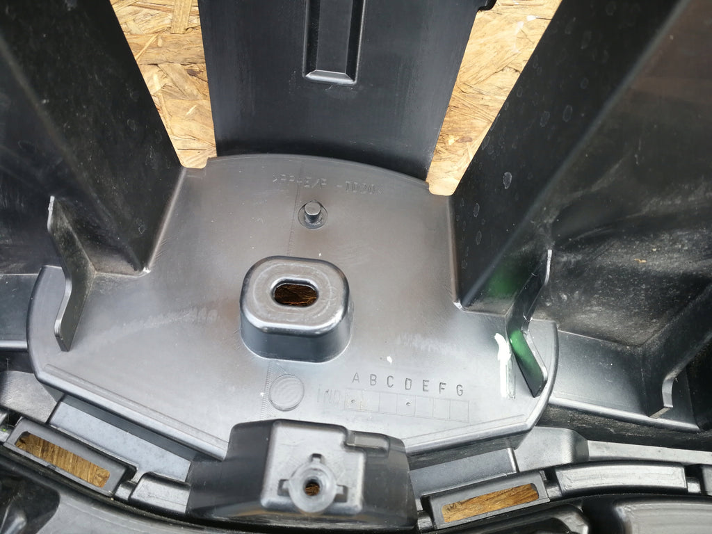 TOYOTA YARIS CROSS 20- ATRAPA KRATKA GRILL ZDERZAKA PRZÓD 53111-0DB20