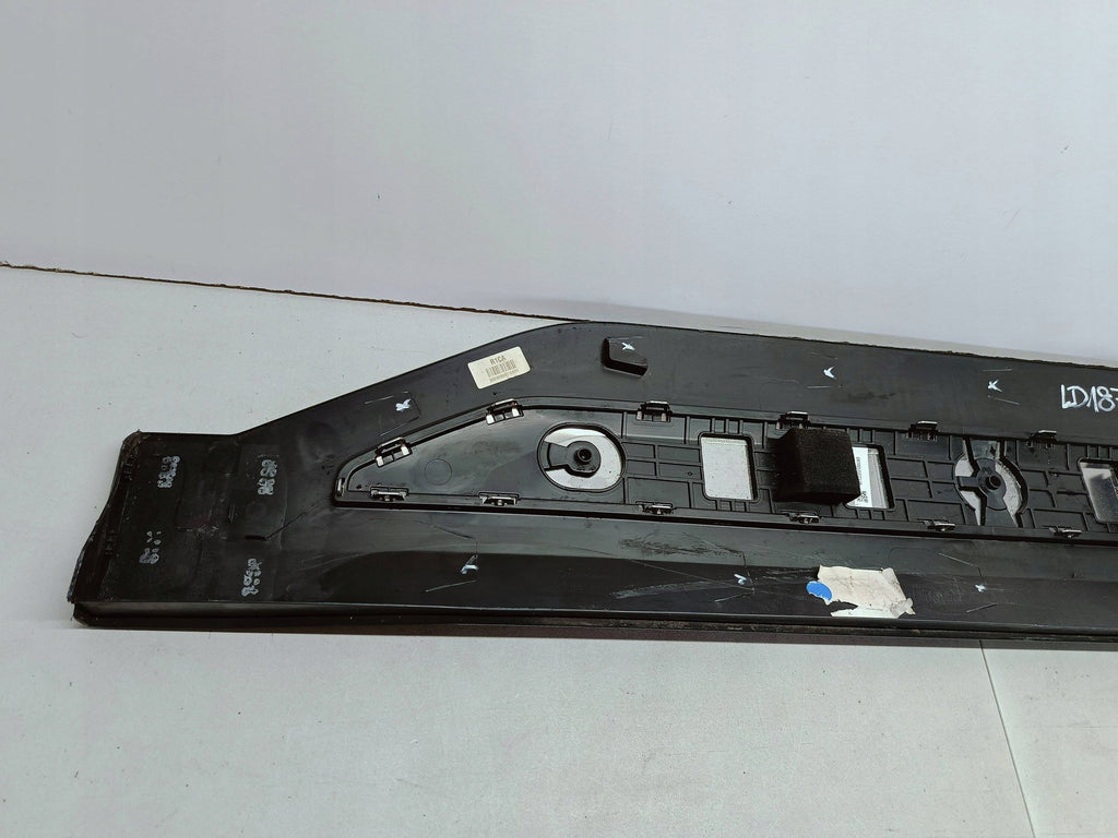 KIA EV3 EV-3 24- LISTWA NAKŁADKA DRZWI PRAWY PRZÓD PRZEDNIA 87724-EV000