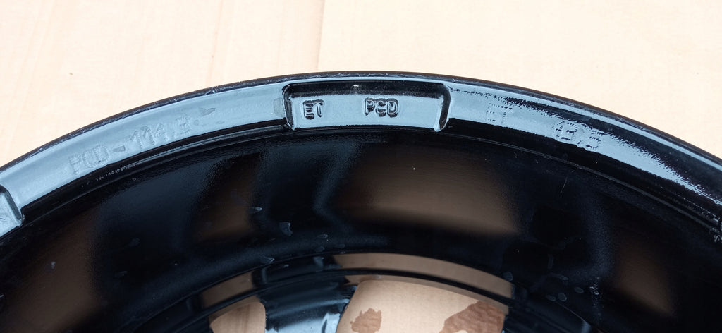 ALUMINIUMFELGE DEZENT PCD114,3 7JX17 H2 ET 43.5 124R-001565