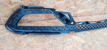 Laden Sie das Bild in den Galerie-Viewer, Hyundai i20 II GB 14- Kühlergrill unten Stoßstange vorne 86562-C8000