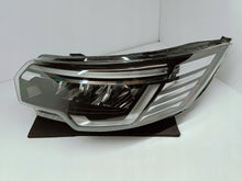 Laden Sie das Bild in den Galerie-Viewer, RENAULT TRAFIC III LIFT 4 21- SCHEINWERFER LINKS LED PURE VISION 260601790R