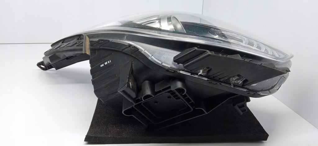 KIA NIRO 16- LAMPA PRAWA PRZÓD PRAWA PRZEDNIA SOCZEWKA XENON 92102-G5