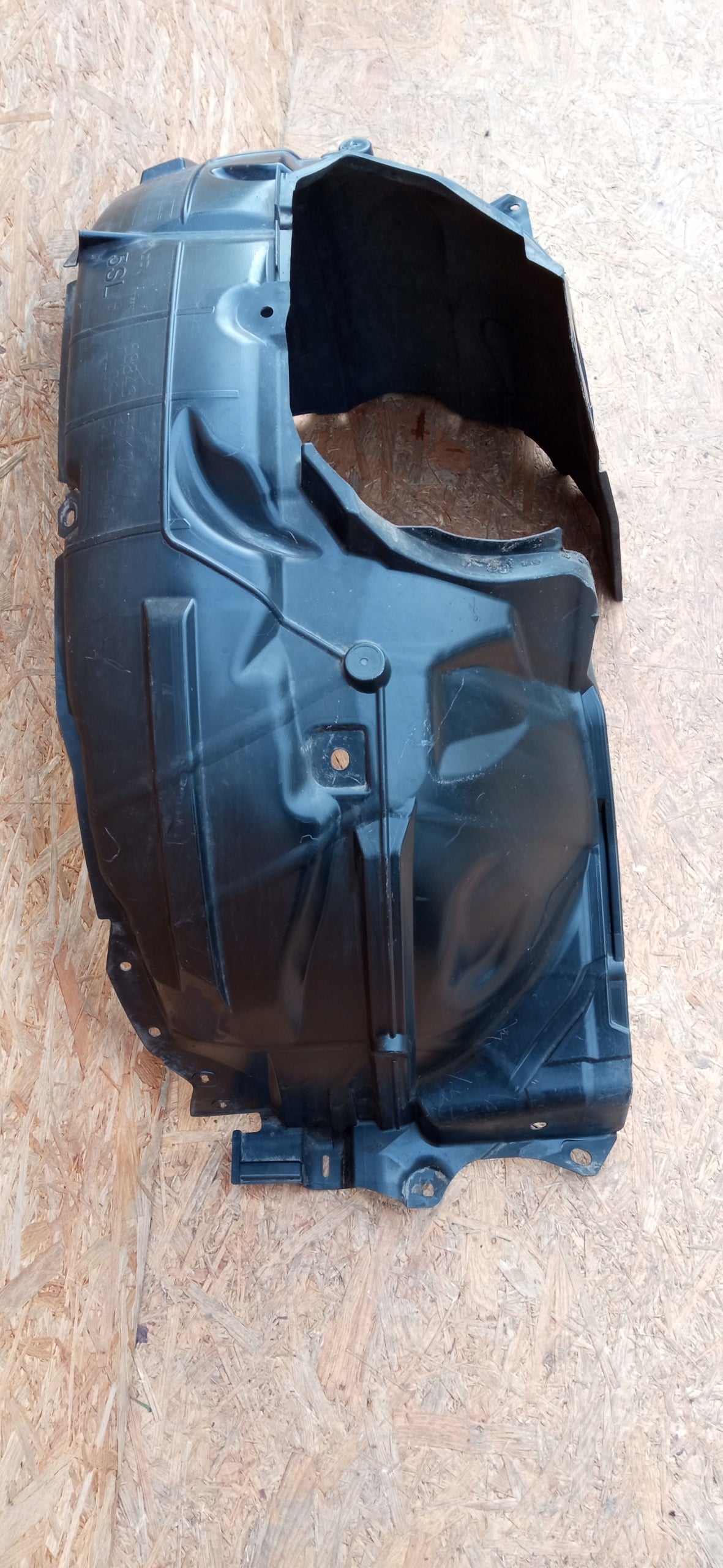 Nissan Leaf II ZE1 17- Front Left Wheel Arch Liner Left Front 63843-5SK0A — photo 3 of 7