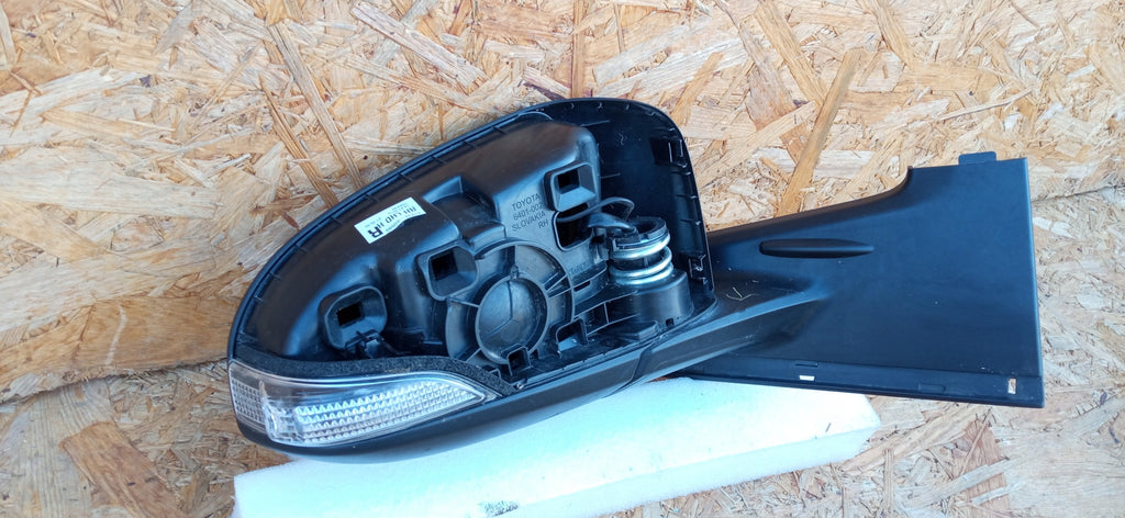 TOYOTA YARIS III 3 LIFT 14- LUSTERKO PRAWE 7 PIN 6401-002 RH