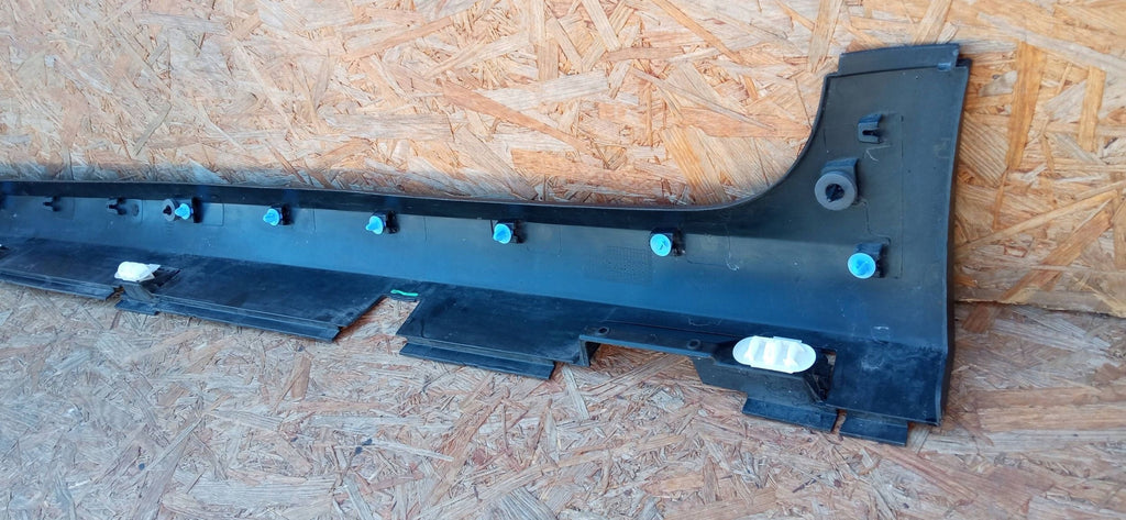Citroen C3 III 16- PRÓG LISTWA PROGOWA NAKŁADKA PROGU PRAWA 9813817380