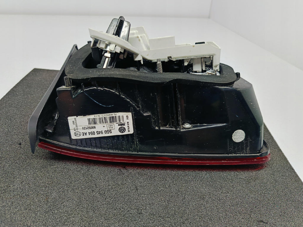 VOLKSWAGEN GOLF VII 7 HB 12- LAMPA KLAPY BAGAŻNIKA PRAWY TYŁ 5G0945094AE