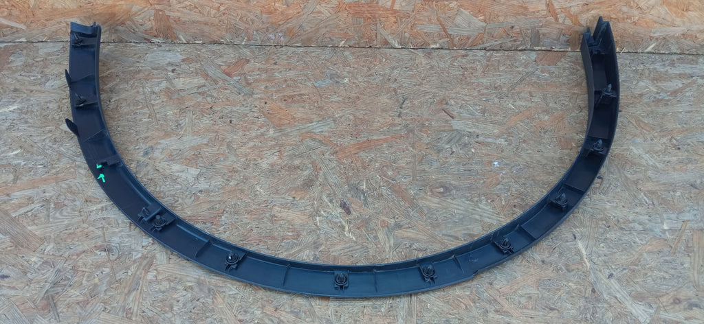 TESLA MODEL Y 22- KOTFLÜGELLEISTE HINTEN RECHTS 1658698-00-A