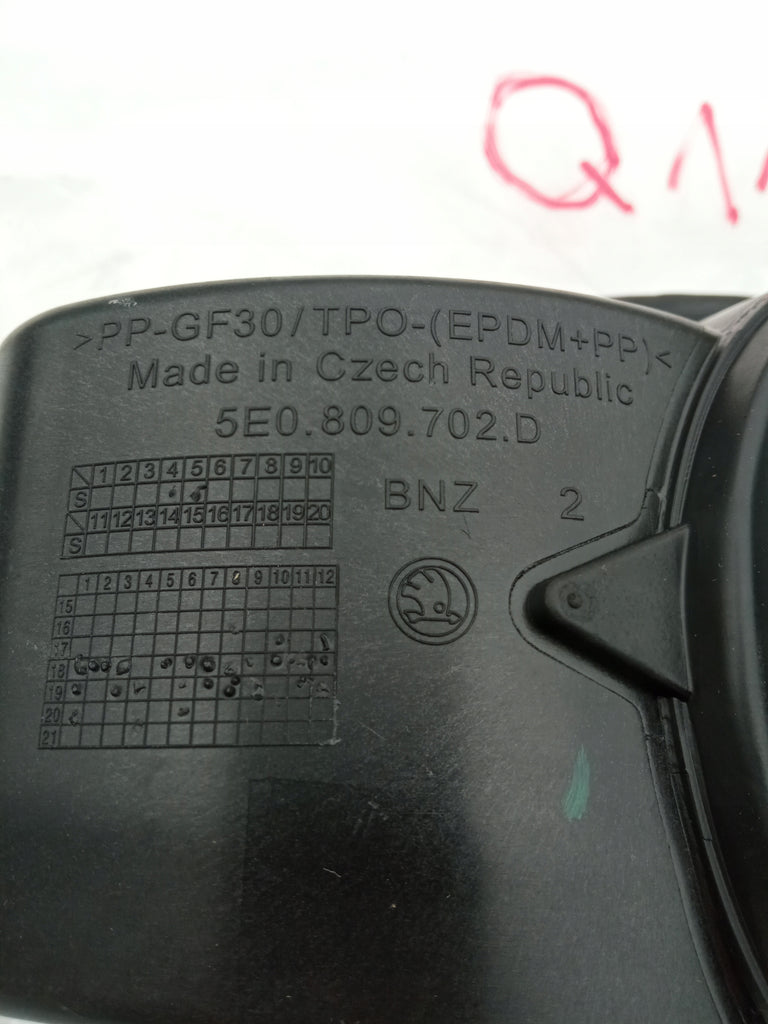 SKODA OCTAVIA III TANKKLAPPE NEU OE