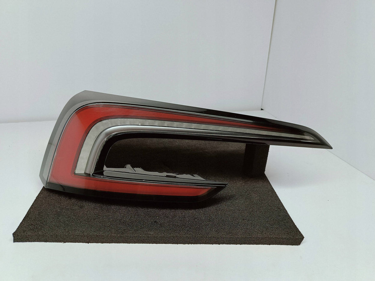 Tesla Model 3 Lift Highland 23- Lampa Klapy Bagażnika Lewa LED 1691498-00-F — zdjęcie 1 z 14