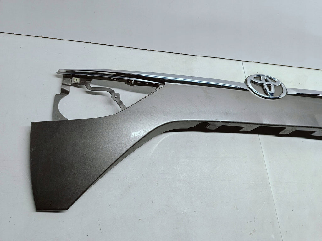 Toyota Avensis T27 LIFT 15- ZIERLEISTE HECKKLAPPE HINTEN 76811-05140