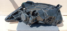 Load image into Gallery viewer, RENAULT CAPTUR I 13- LAMPA REFLEKTOR PRAWY PRZÓD ZWYKŁA H1 260105066R