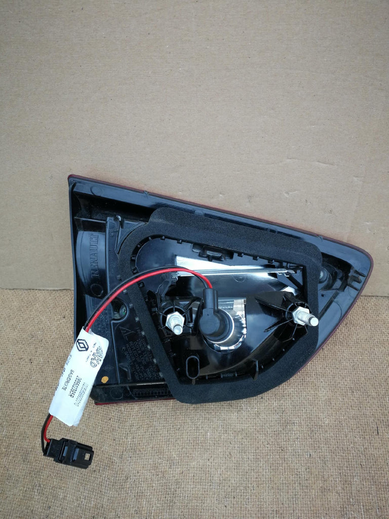 RENAULT CLIO IV KOMBI 12- LAMPA KLAPY PRAWA TYLNA PRAWY TYŁ 265502395R
