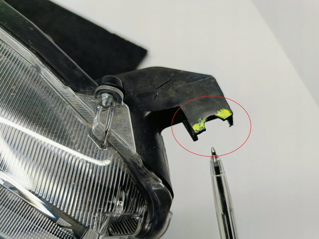 TOYOTA YARIS IV 4 P21 19-LAMPA REFLEKTOR PRAWY PRZÓD SOCZEWKA KOITO K0-6 EU