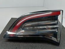Załaduj zdjęcie do przeglądarki galerii, TESLA 3 III LIFT Y MY 20- LAMPA KLAPY BAGAŻNIKA PRAWY TYŁ LED 1502089-00-B