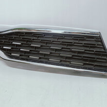 Laden Sie das Bild in den Galerie-Viewer, KIA Picanto III 17- GRILL BLENDE STOSSSTANGE VORNE 86351-G6000
