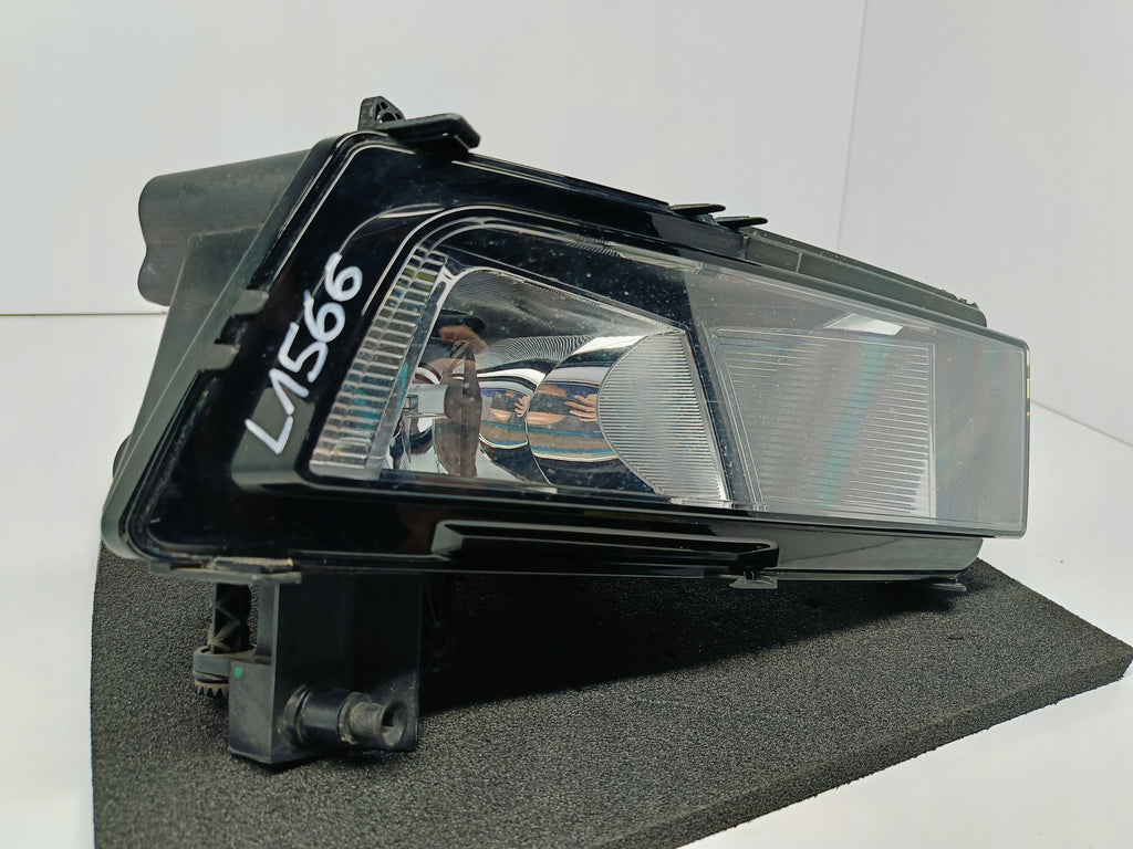VOLKSWAGEN TOURAN II 15- RIGHT FOG LIGHT HALOGEN 5TA941662