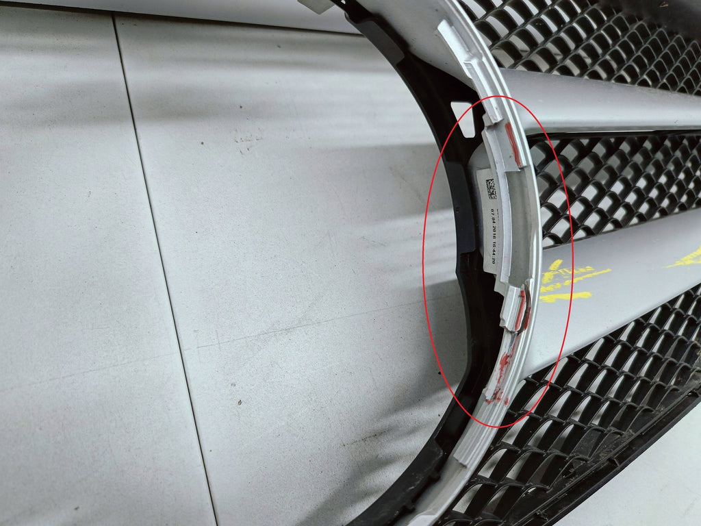 Mercedes-Benz C W205 14- KÜHLERGRILL STOSSFÄNGER VORNE A2058800783