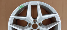 Laden Sie das Bild in den Galerie-Viewer, ALUFELGE SEAT OE IBIZA V 7JX17HZ ET51 6F0601025C