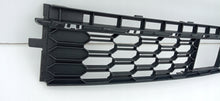 Laden Sie das Bild in den Galerie-Viewer, SKODA RAPID LIFT 17- KÜHLERGRILL STOSSSTANGENGITTER VORNE 5JA853677E