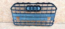 Load image into Gallery viewer, AUDI A6 C7 LIFT 14- ATRAPA KRATKA ŚRODKOWA GRILL ZDERZAKA PRZÓD 4G0853653T
