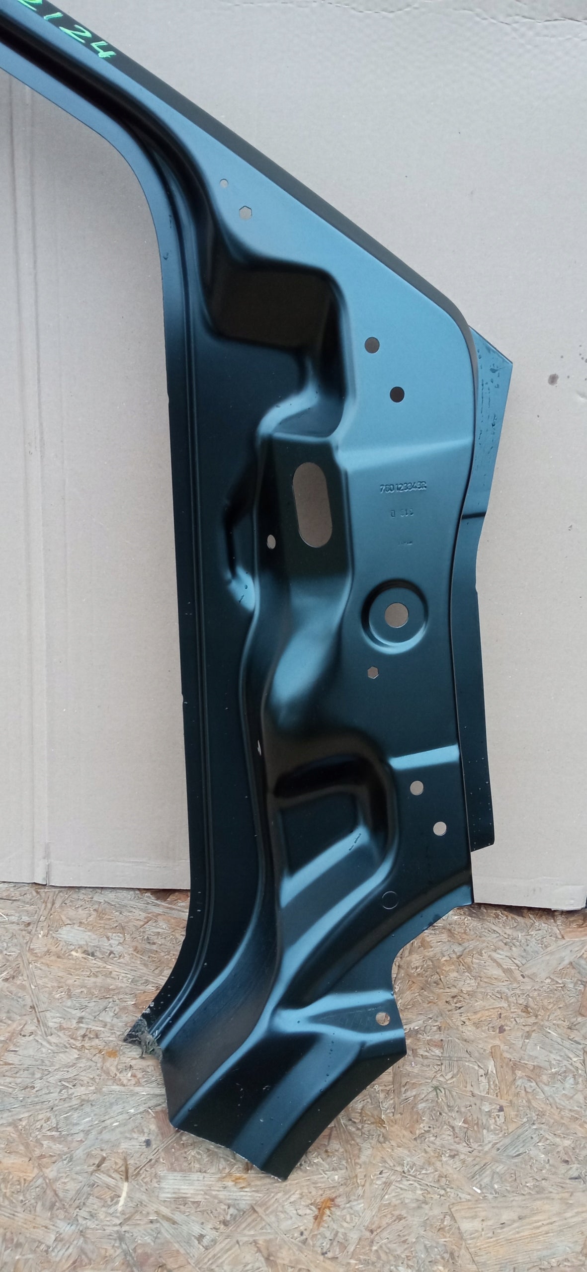 Trafic III Vivaro B 14- Skin Panel Side Front Right Pillar Fartuch 760123343R — photo 3 of 11