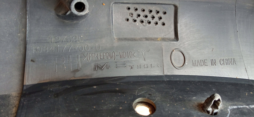 TESLA MODEL 3 III 17 6XPDC STOßSTANGE VORNE 1084168-00